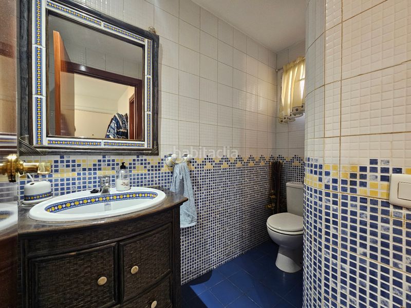 Foto a1882cd2-389a-4518-998a-a92b95c3820e. Casa aparellada amb aparcament piscina a Centre Reus