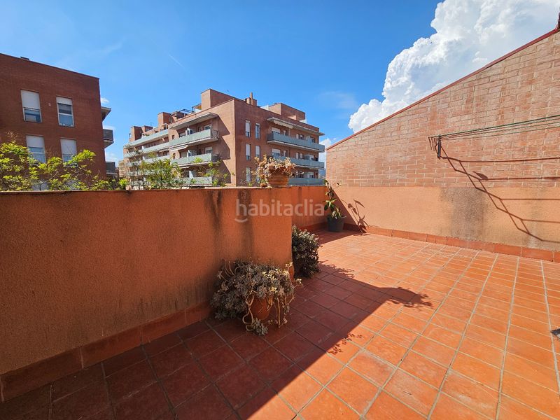 Foto b8391cb4-cb01-4fb3-ad32-35f91ff5ecbf. Casa aparellada amb aparcament piscina a Centre Reus