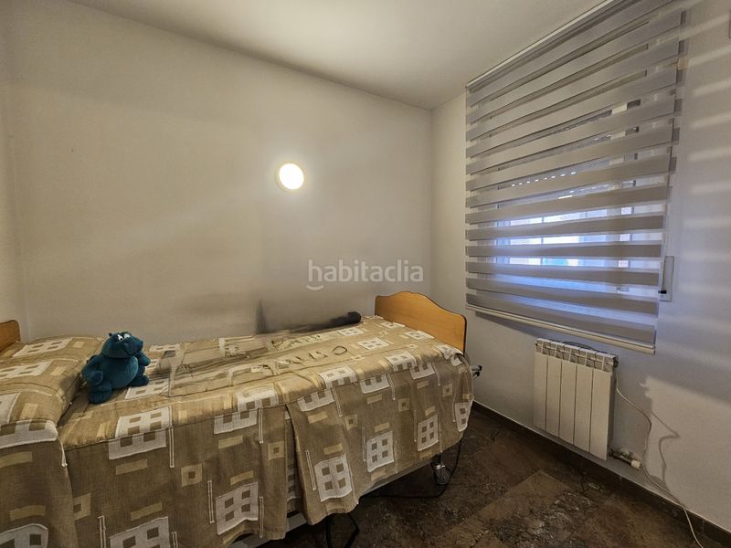 Foto bd68f2b4-91e2-4638-91b5-f759498b3dc6. Casa aparellada amb aparcament piscina a Centre Reus
