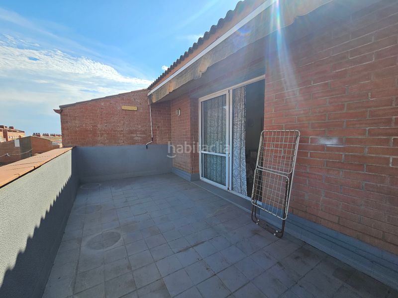 Foto bf9006eb-952b-4abd-ac48-a3d3f8d1743b. Casa aparellada amb aparcament piscina a Centre Reus
