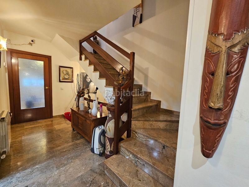 Foto d8166f04-5cb6-43d8-8873-381beb219978. Casa aparellada amb aparcament piscina a Centre Reus