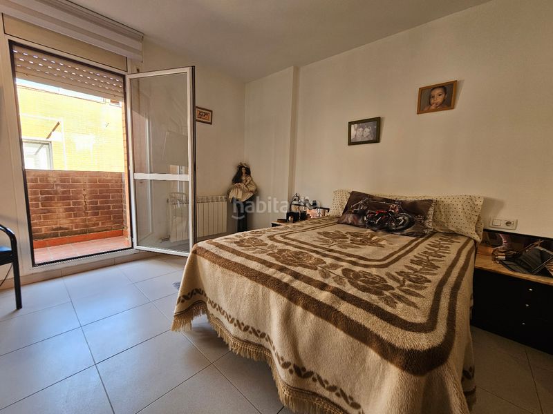 Foto ec84da5e-262a-4bdf-9348-ee81d93791c1. Casa aparellada amb aparcament piscina a Centre Reus