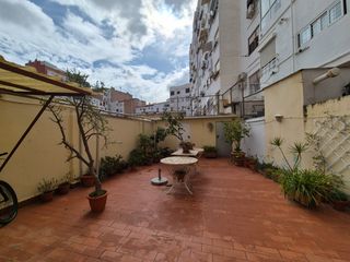 Pis  Carrer mestre palau. ¡descubre tu próximo hogar, una vivienda con terraza de 40 m²