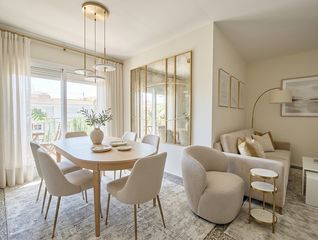 Flat in Carrer dels sants just i pastor 41. Amplio piso de 4 habitaciones junto al metro amistat – valència
