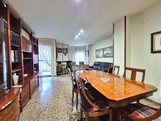 Flat  Carrer de gayano lluch. Vivir con espacio, luz y tranquilidad, a pocos metros de peset a