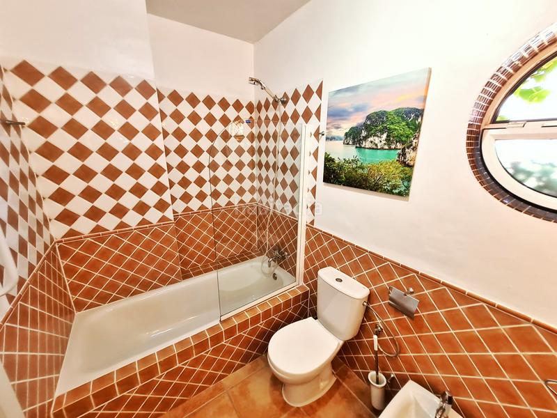 Foto 69384067-9d75-4769-bd53-3d0bd1cf0247. Chalet avec cheminée parking piscine dans Cala Marqués Vera