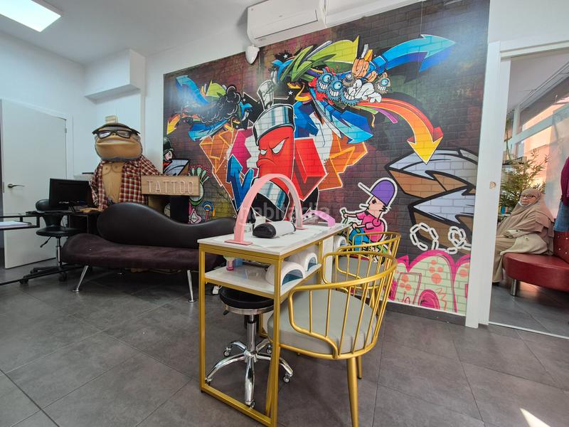 Foto 331cd140-96f0-4ce9-867b-aac8e3c7bc8d. Traspàs local comercial a Russafa Valencia