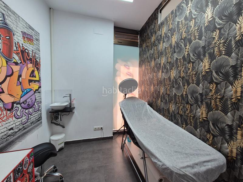 Foto 6e3a2257-1c5f-4793-a829-07b70ffc64fc. Traspaso local comercial traspaso ruzafa - peluqueria y estudio tatuaje en Valencia
