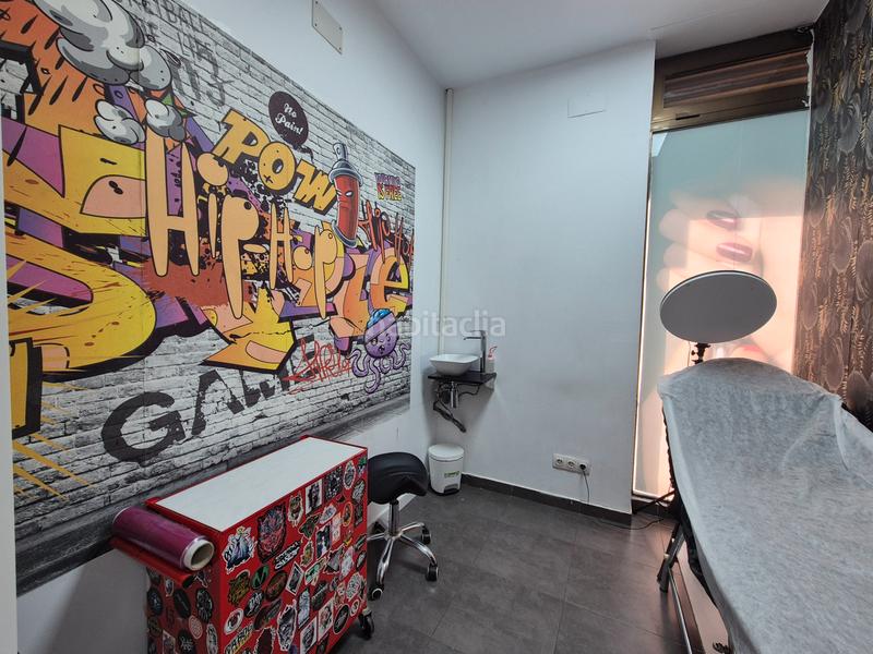 Foto cd2df601-56ce-474e-9aa7-8afd88ce26c9. Traspaso local comercial traspaso ruzafa - peluqueria y estudio tatuaje en Valencia