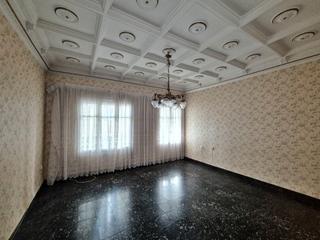 Appartement à Russafa. ¡descubre el tesoro escondido de ruzafa: un piso señorial con al