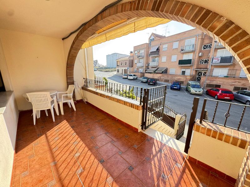 Foto d04e8252-58d4-4f86-8b94-fdcb2c85e6fe. Casa adossada a San Miguel de Salinas