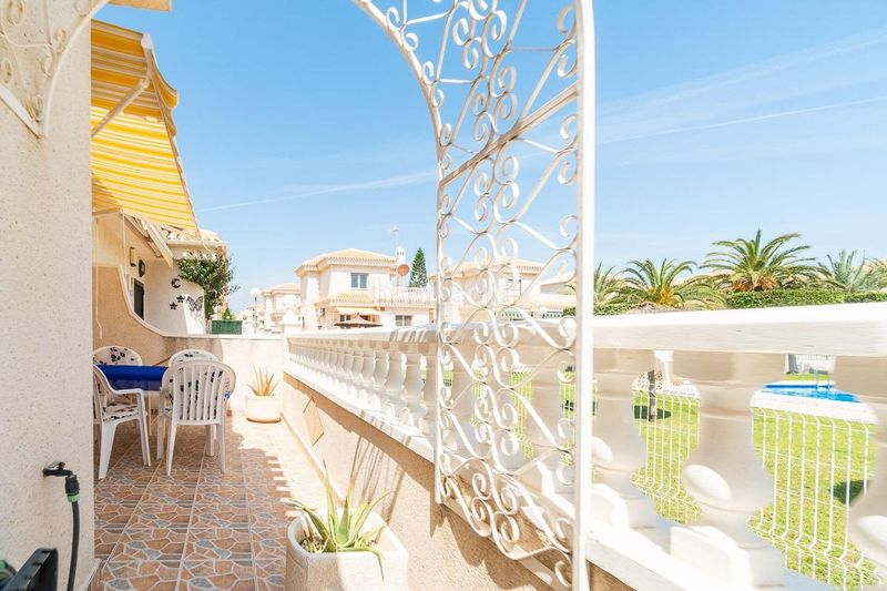 Foto 026332b9-a41f-411b-9753-3352a537728d. Casa a Playa Flamenca Orihuela