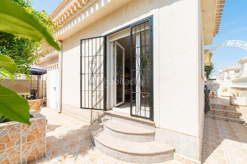 Foto 40388d2e-0d2a-4fcb-85b7-c68300cadda1. Casa a Playa Flamenca Orihuela