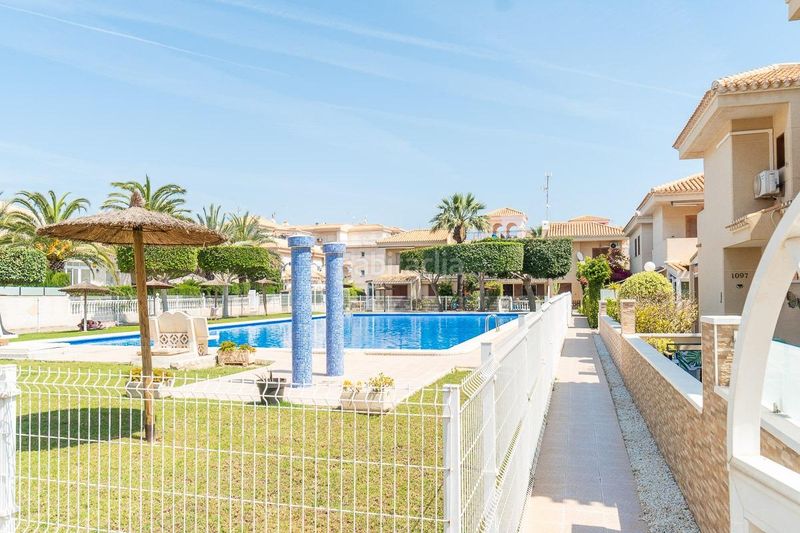 Foto 99fbcda8-0d11-4b9f-835a-2cd226155418. Casa a Playa Flamenca Orihuela