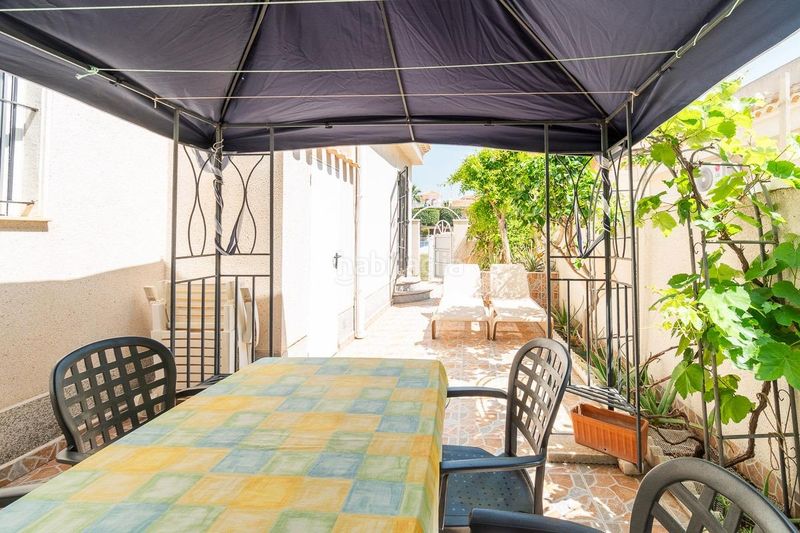 Foto bcb6a1cc-f0fa-4152-89e1-4276d1542eb7. Casa a Playa Flamenca Orihuela
