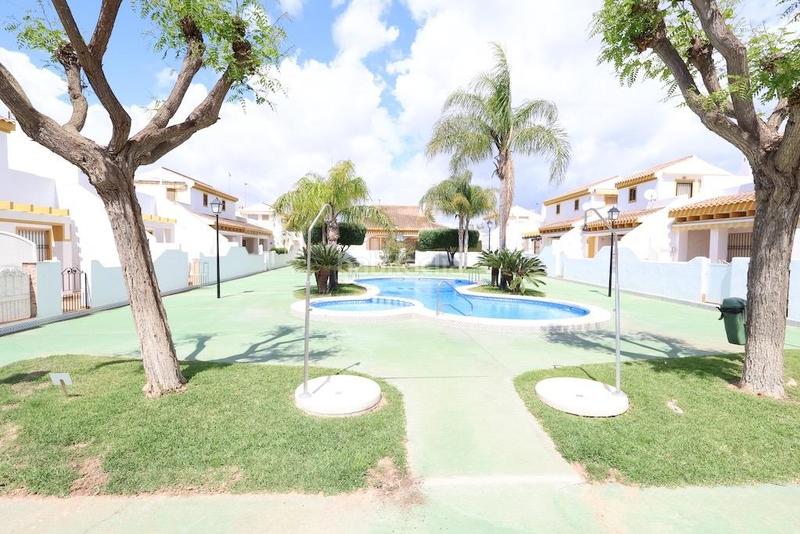 Foto a4eec8d5-5397-49d0-b112-1524ec09a7b9. Reihenhaus in Pueblo Latino Pilar de la Horadada