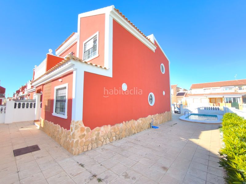 Foto 00ea28d0-b75c-40d2-8e8f-174a7eb2cc05. Casa amb aparcament piscina a Lomas de Cabo Roig - Los Dolses Orihuela