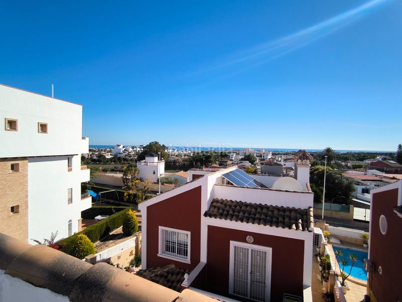 Foto 094fee73-0b6a-4366-b910-e009427e5aa1. Casa amb aparcament piscina a Lomas de Cabo Roig - Los Dolses Orihuela