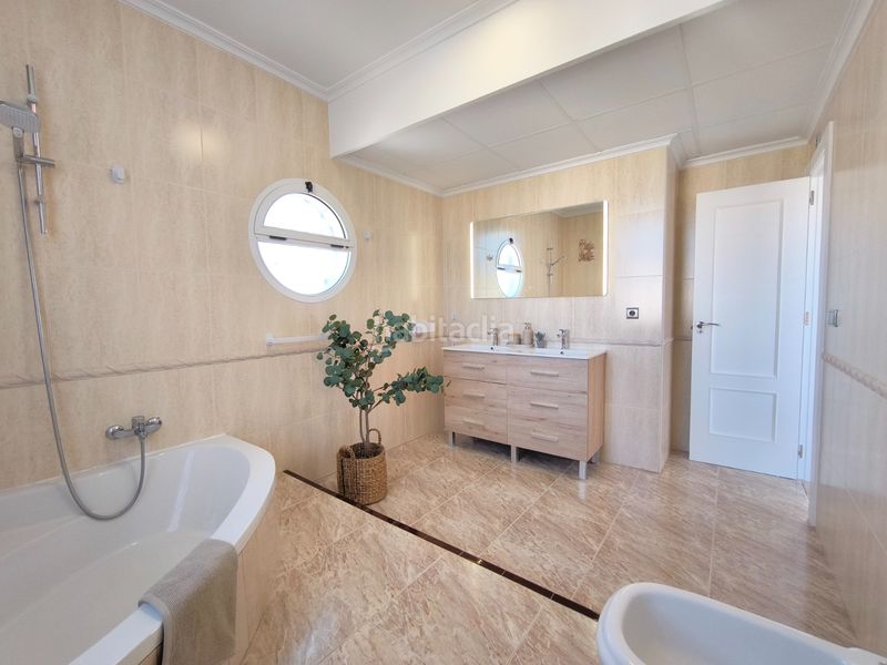 Foto 51373483-c6de-4537-b048-05e43529daf9. Casa amb aparcament piscina a Lomas de Cabo Roig - Los Dolses Orihuela