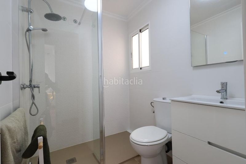 Foto a2bd4985-8fd8-4f29-8a6a-9b7693f272fe. Casa adosada en Playa Flamenca Orihuela