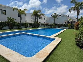 Casa adossada a Campoamor