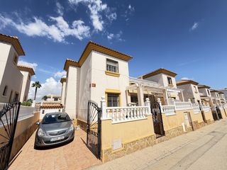 Casa adosada en Orihuela Ciudad