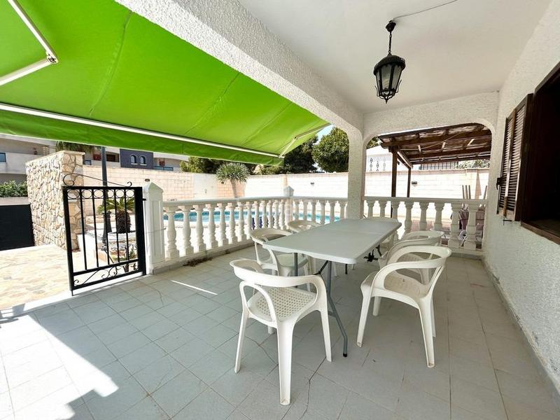 Foto ea62238c-be1e-4047-8bbd-20c05f0a7e94. House in La Zenia Orihuela