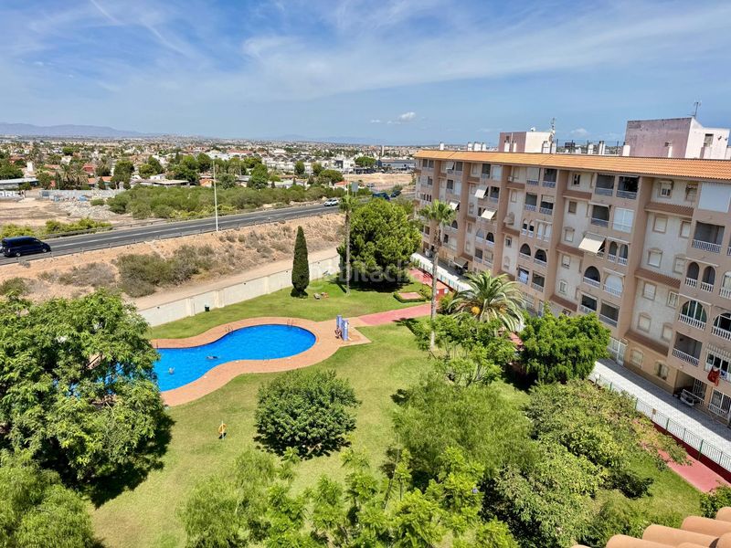 Foto e6bea874-cee1-4b90-b3ce-108c30561501. Àtic a Parque de las Naciones Torrevieja