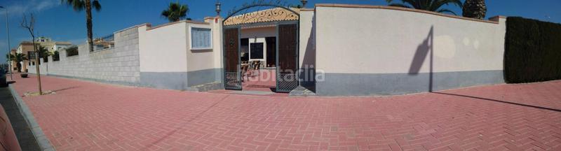 Foto a8ed6a45-1640-4a9d-ab21-ba9c0a091d1d. Apartamento en Playa de los Náufragos Torrevieja