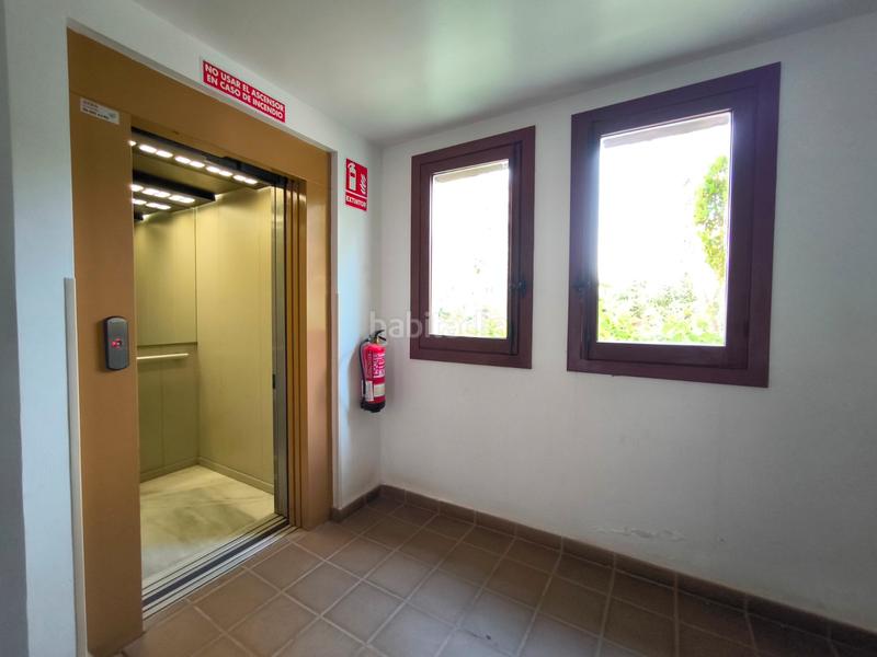 Foto c2cddba0-c38c-4624-90a9-4706f6ba7cad. Àtic amb aparcament piscina a Punta Prima Torrevieja