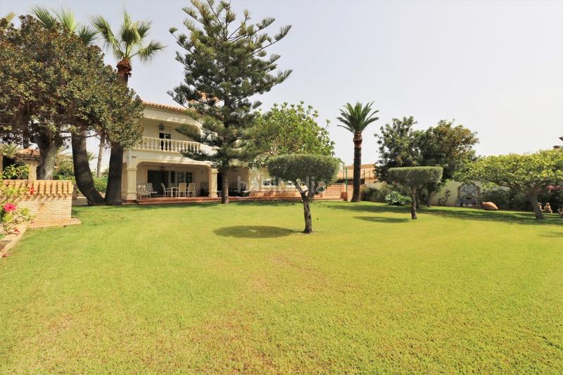 Foto beb2d43a-2fc7-49d5-aa5c-2a0177a18808. House in Cabo Roig Orihuela