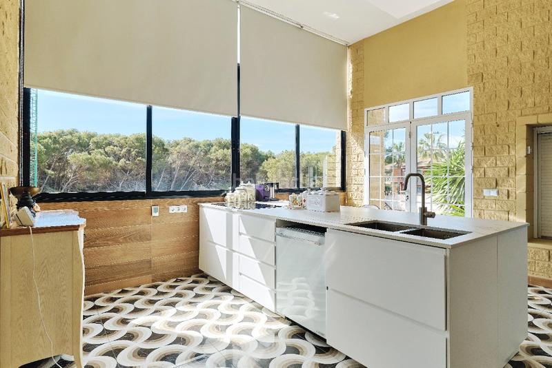 Foto c2f351bf-7c6b-40e2-9f0b-9a8796f4901f. Casa en Campoamor Orihuela