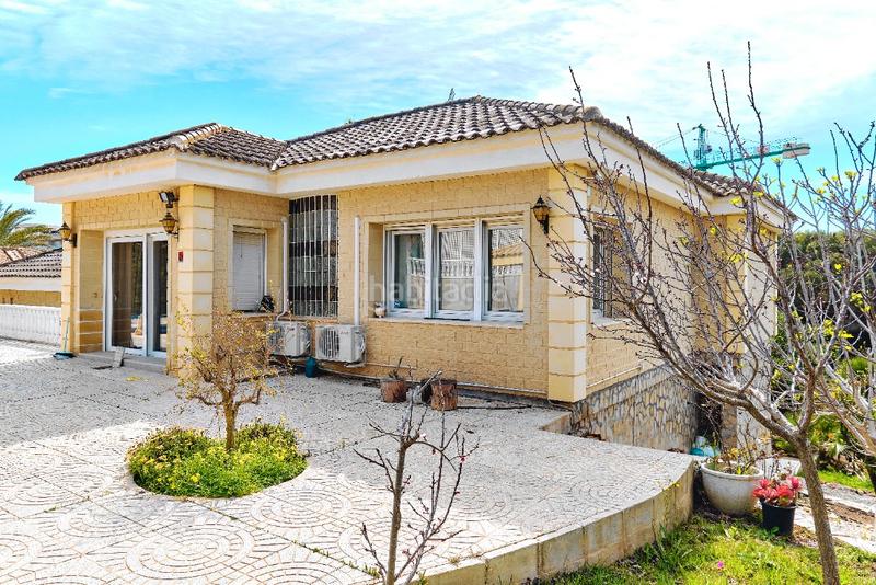 Foto db78c207-3e76-4fdb-8977-f9fc608d90e4. Casa en Campoamor Orihuela