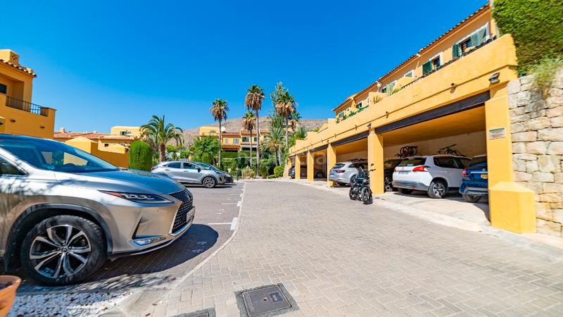 Foto bfbbf544-050a-450a-ba8b-0f4e9c223521. Casa adosada en Levante Alto Benidorm