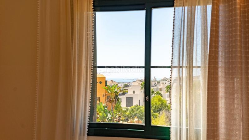 Foto 83fcc134-67eb-4212-a4a6-f20b7f10d7a0. Maison jumelée dans Levante Alto Benidorm