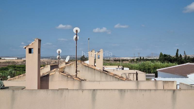 Foto 1da84585-2bb2-4f66-8265-041b54e9dd80. Maison jumelée avec piscine dans La Marina Elche / Elx