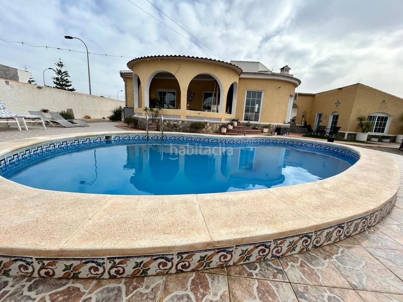 Foto ccaf2c3d-81a8-4ef1-b343-6e28a01c1288. Casa con piscina in El Molino Torrevieja