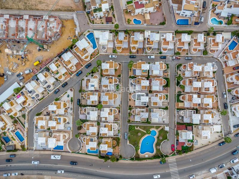 Foto b3cd9a84-c854-45a7-bf30-f7779a4e13ee. Reihenhaus in La Florida Orihuela