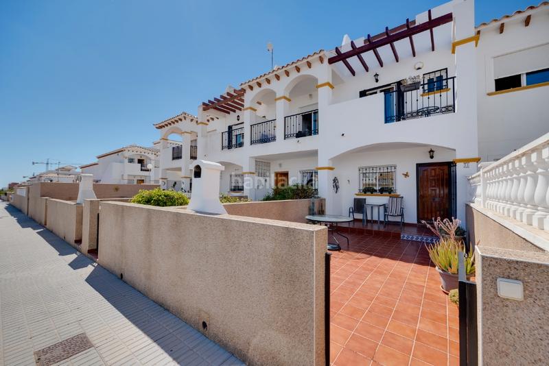 Foto 24f2eb52-a17f-4b18-a238-9f1d2d13ab9d. Casa adosada en El Molino Torrevieja