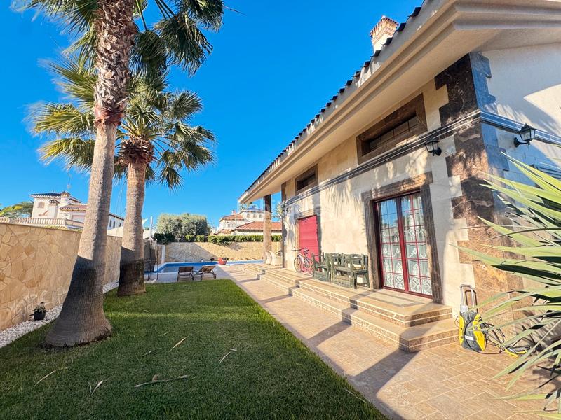 Foto 16866e88-e2ef-4953-a6b6-55ab4074eef5. House in Orihuela ciudad Orihuela