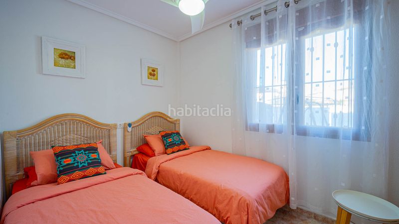 Foto c35443dd-aae4-4dd5-8765-a4ae634de64b. Casa adossada a La Florida Orihuela