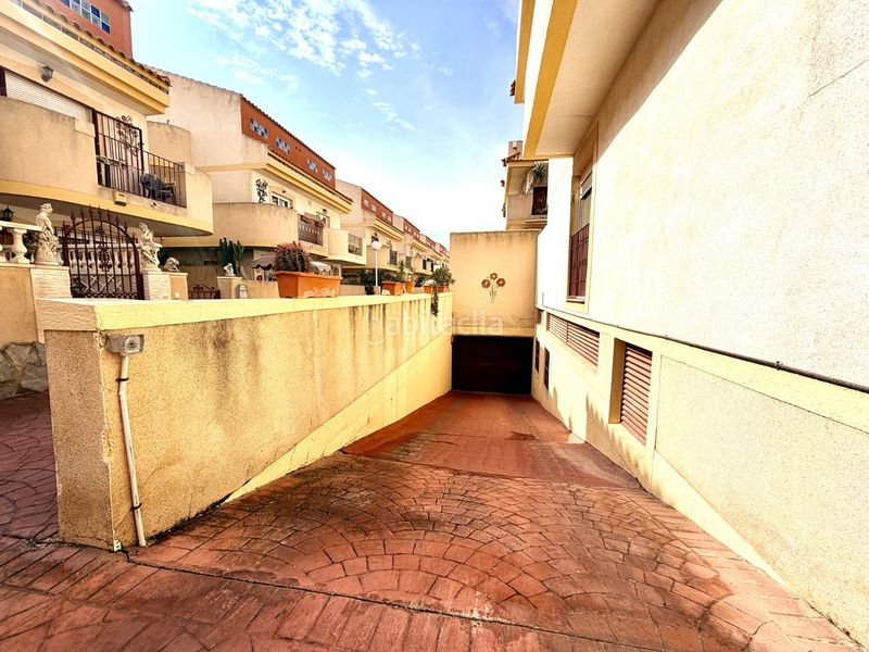 Foto be9e9611-79a6-4a11-ae83-d2e04bfb6ec8. Casa adossada amb aparcament piscina a La Zenia Orihuela