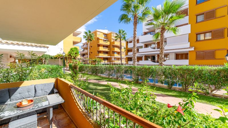 Foto 06ef1a67-a828-4a13-a1ce-d7390730405f. Apartament a Punta Prima Torrevieja