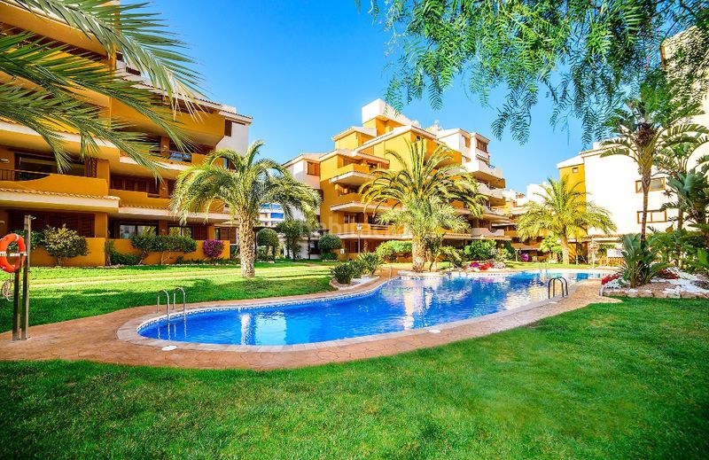 Foto 6235ee3c-7225-438e-8804-acb3c9ae7a1b. Apartament a Punta Prima Torrevieja