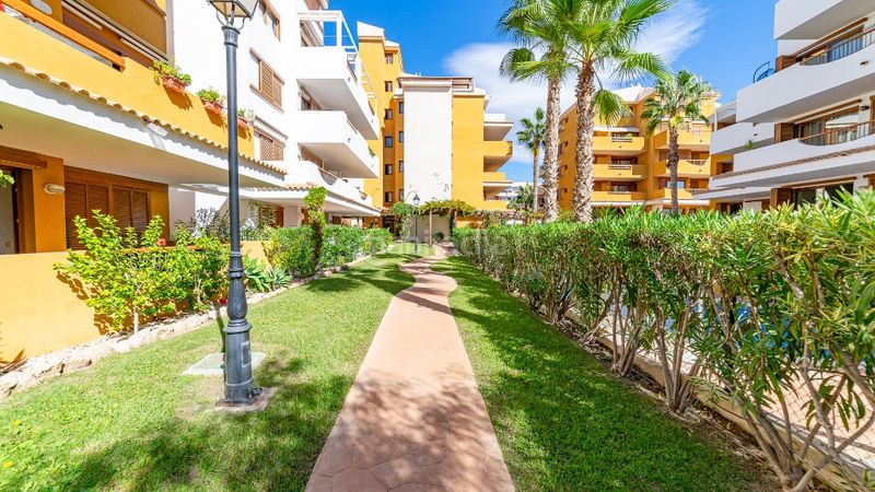 Foto 302a8c94-bd82-42cc-a4db-a4380ed67d44. Apartamento en Punta Prima Torrevieja