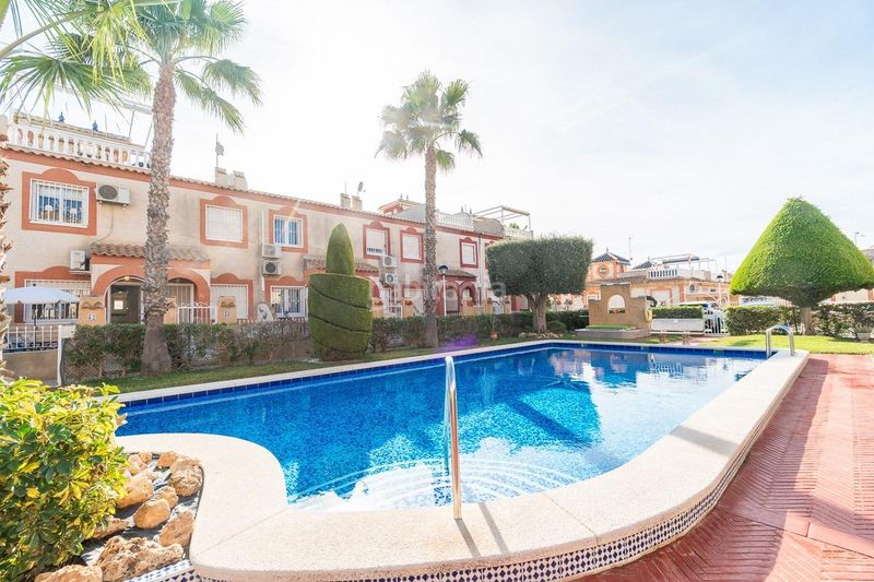 Foto f0335b5e-b4a9-4897-862e-f74bbcce0add. Casa adosada en Playa Flamenca Orihuela