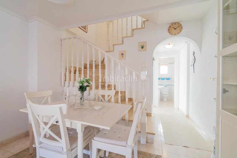 Foto f6f8fd30-05e9-4c4b-bb32-cb8ac825d1b4. Casa adossada a Playa Flamenca Orihuela