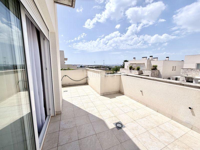 Foto 3a738ec7-3b16-4cc7-b76b-813d5c381b8d. Casa adossada amb aparcament piscina a Parque Acuático - Sector 25 Torrevieja