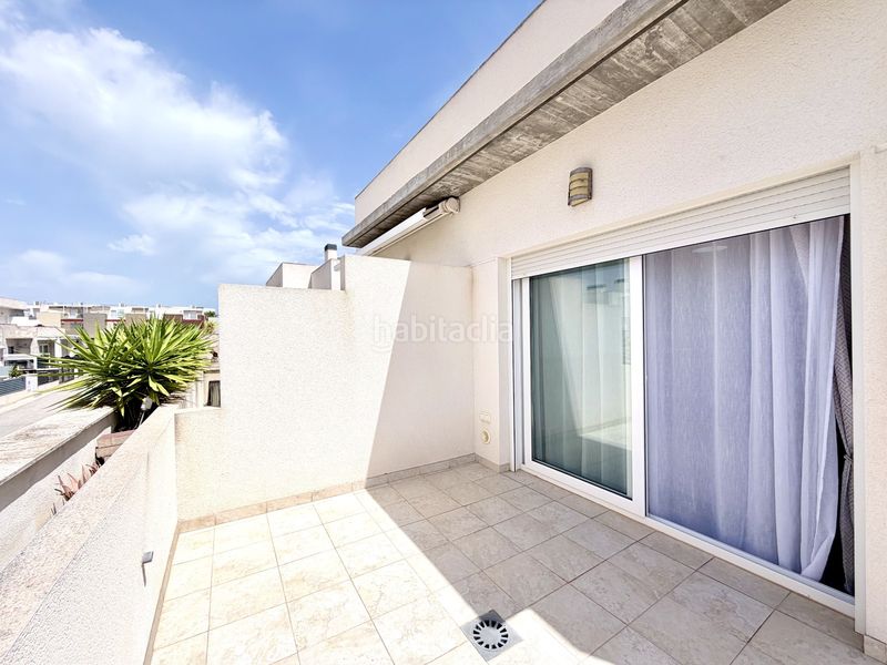 Foto 529a2998-fcad-4ec3-9e52-7085869624b4. Casa adossada amb aparcament piscina a Parque Acuático - Sector 25 Torrevieja