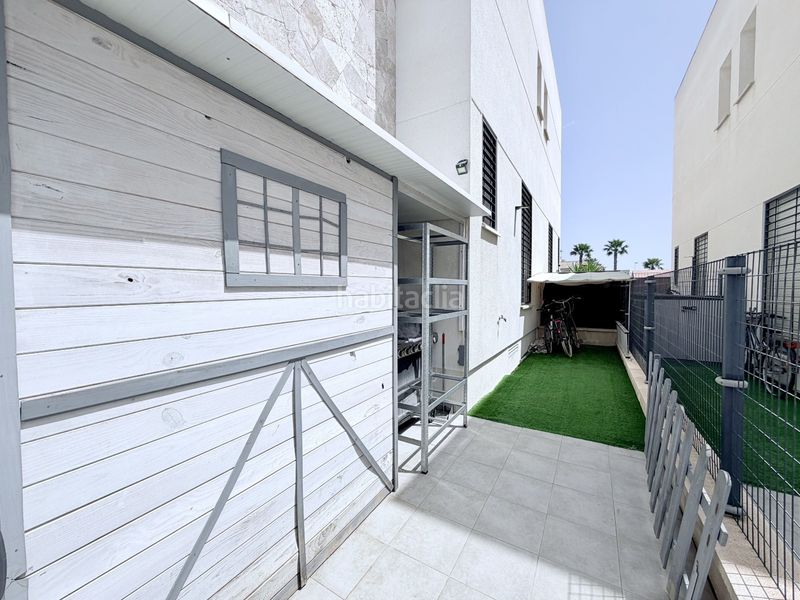 Foto dcd5be45-1d2b-4ef0-9b43-efcb6dc84371. Casa adossada amb aparcament piscina a Parque Acuático - Sector 25 Torrevieja